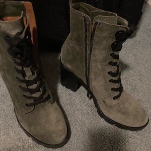 Frye Myra Lug Combat Suede Lace-up Zip Mid Heel Bootie in Olive Green Size 8